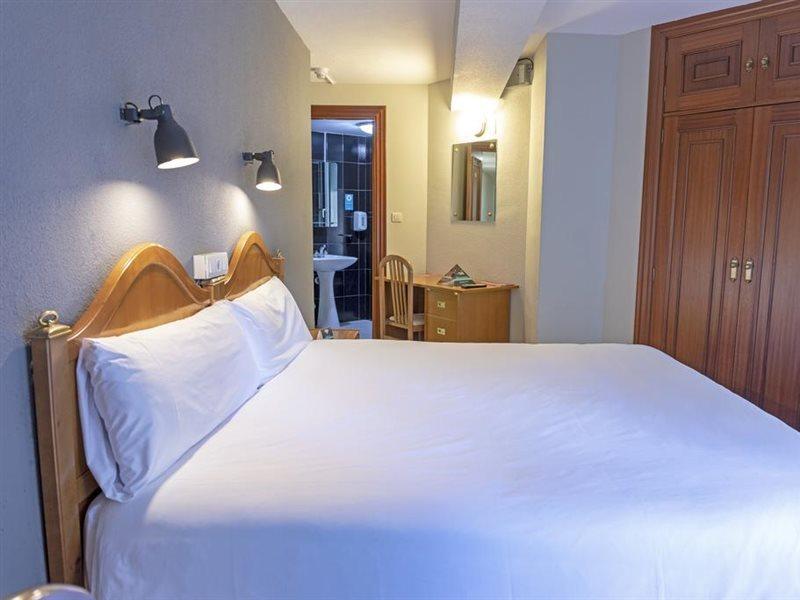 Hostal Alda Palencia Plaza Exterior photo